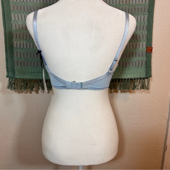 lepel | NWT light blue lace “Iris” plunge push up bra with removable padding - Picture 2 of 10